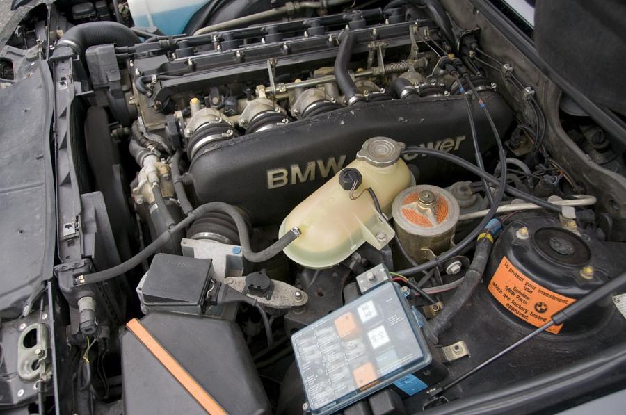  BMW M5 1988 года  (фото 36 из 47)